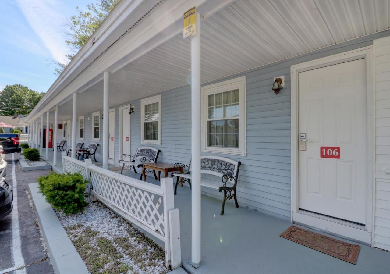 Brookside Inn & Cottages 10