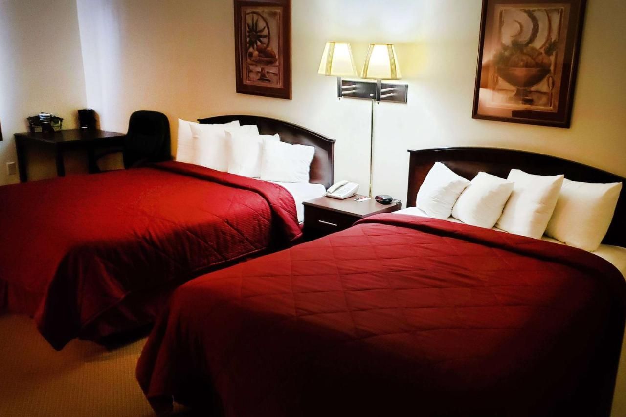 Travelodge by Wyndham Carlsbad NM 8