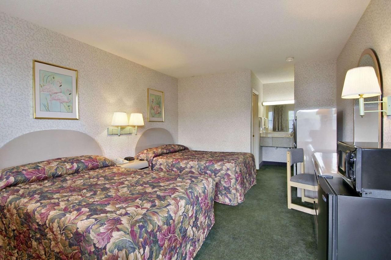 Days Inn by Wyndham Cartersville 9