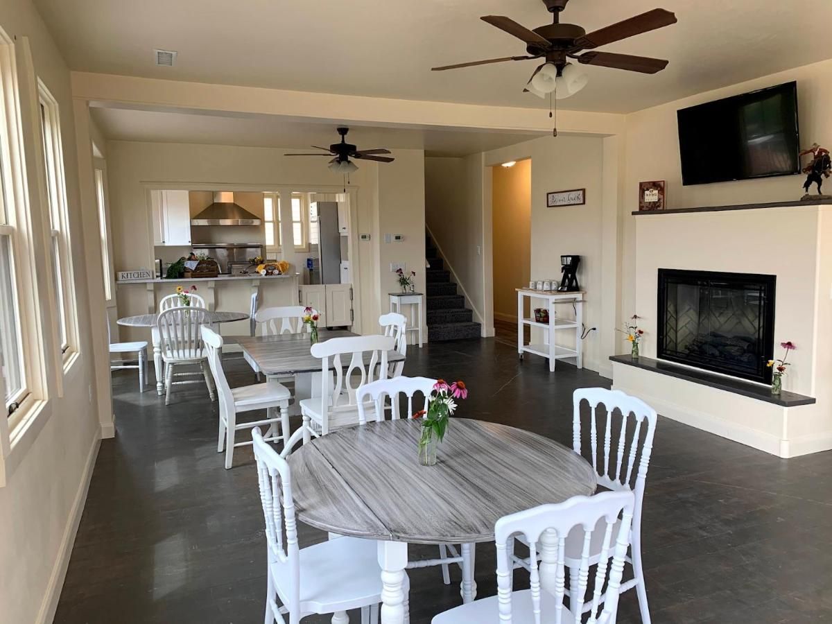 Annie's Place Bed & Breakfast 8