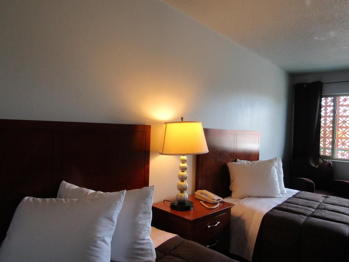 GREELEY UNIVERSITY INN/ GREELEY INN 9