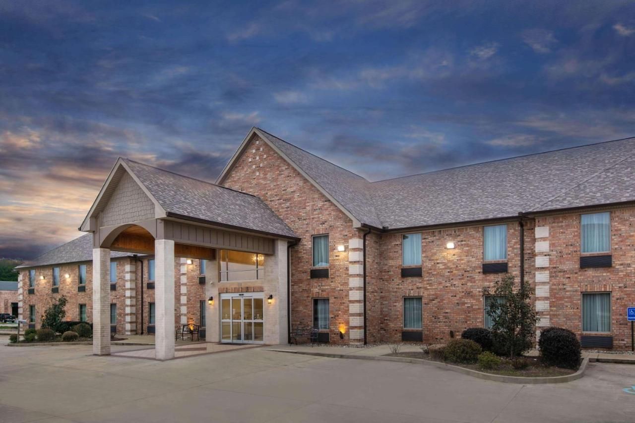 Days Inn & Suites by Wyndham Florence/Jackson Area 8
