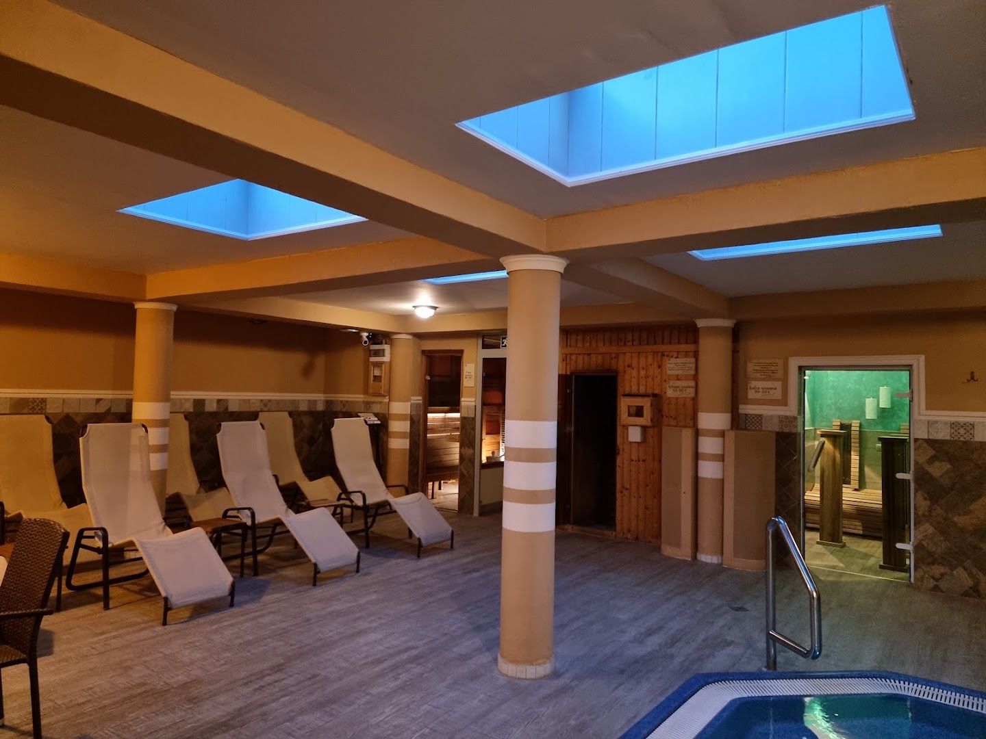 Alfa Hotel and Wellness Center 6
