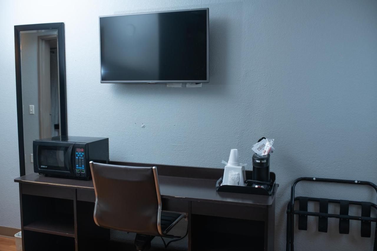AmericInn by Wyndham Madison WI 7