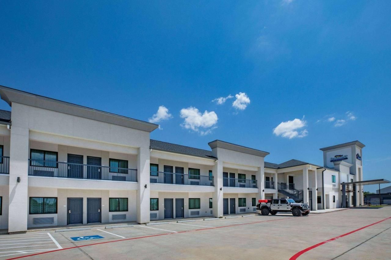 Baymont by Wyndham Freeport Texas 10
