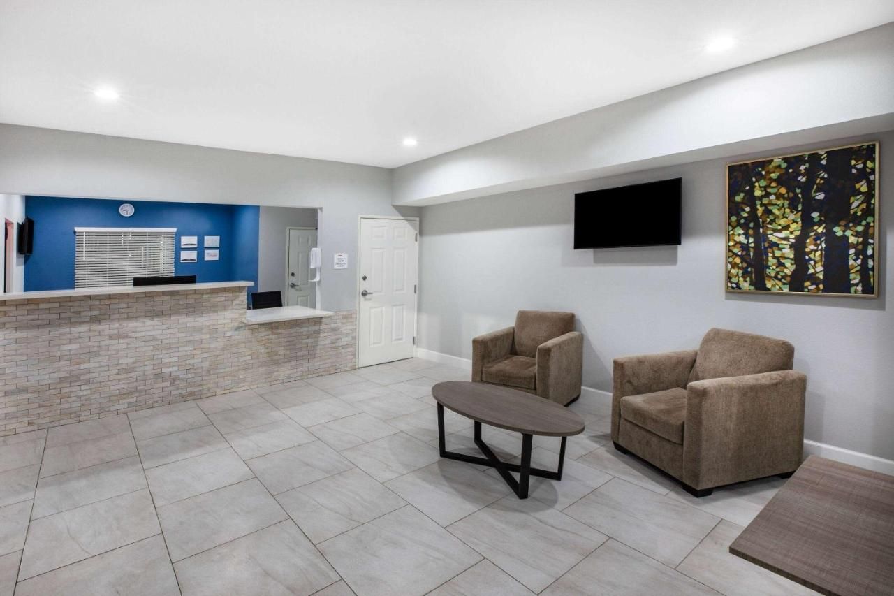 Baymont by Wyndham Freeport Texas 6