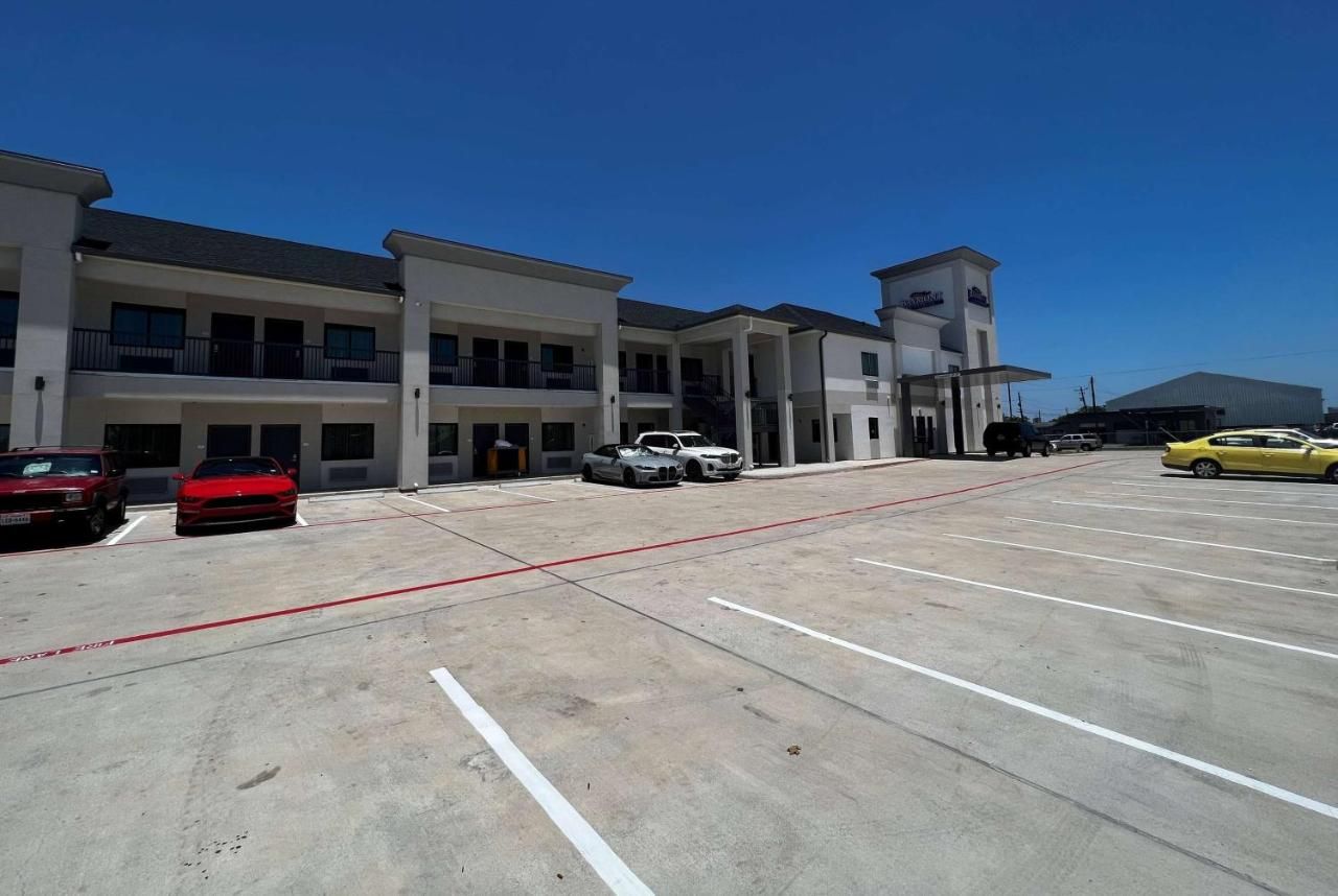 Baymont by Wyndham Freeport Texas 7