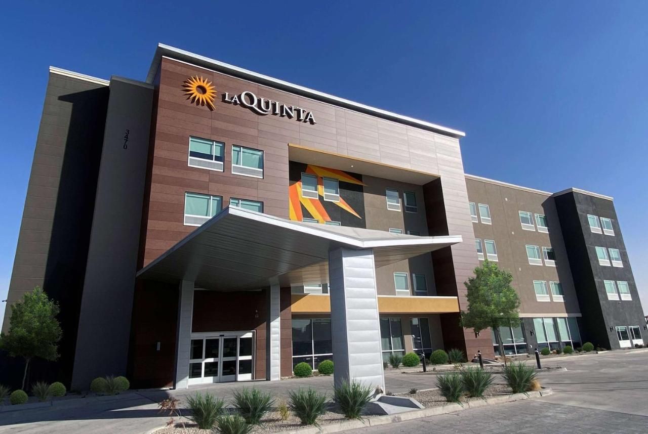 La Quinta Inn & Suites by Wyndham El Paso East Loop-375 8