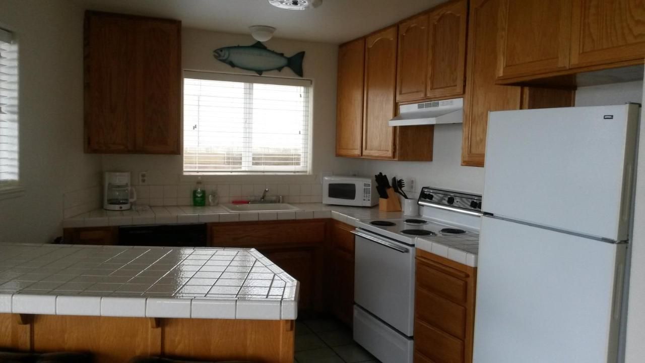 The Oceanfront Inn 9
