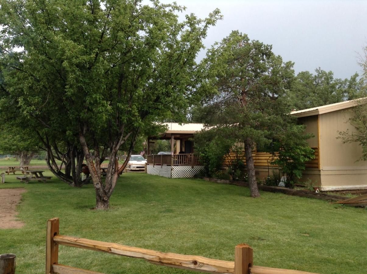 Rainbows End Fishing Resort 9