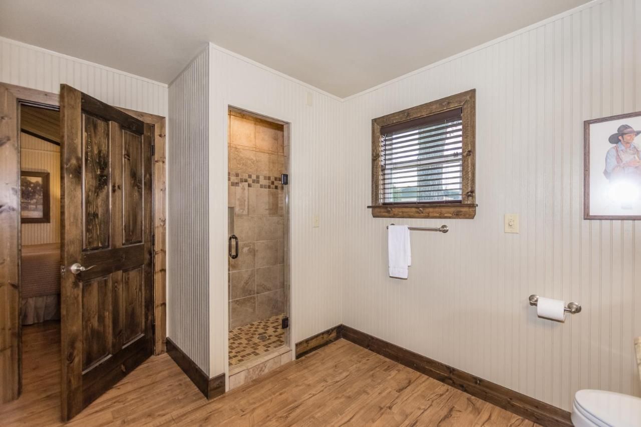 Vineyard Trail Cottages- Adults Only 8