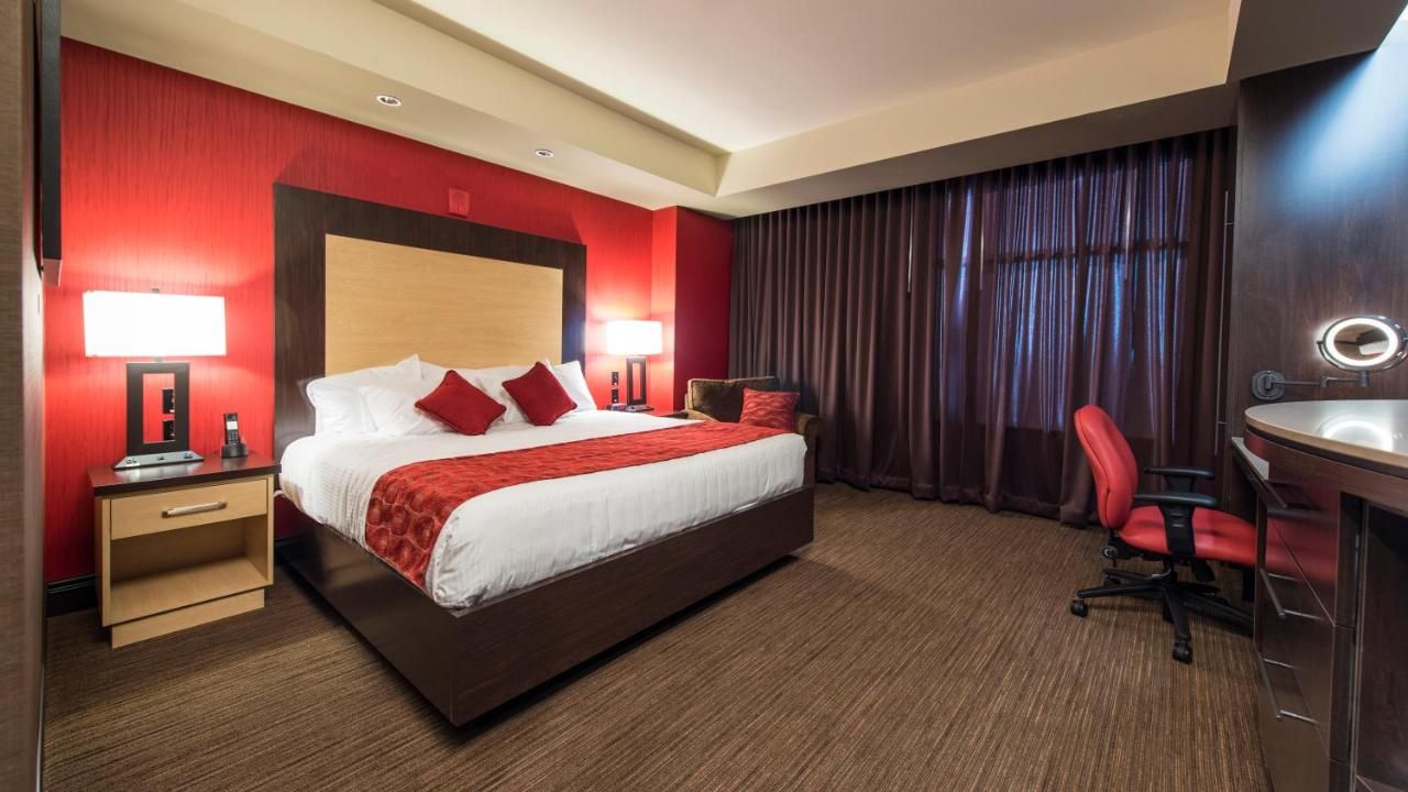 Cherokee Casino Hotel Roland 9