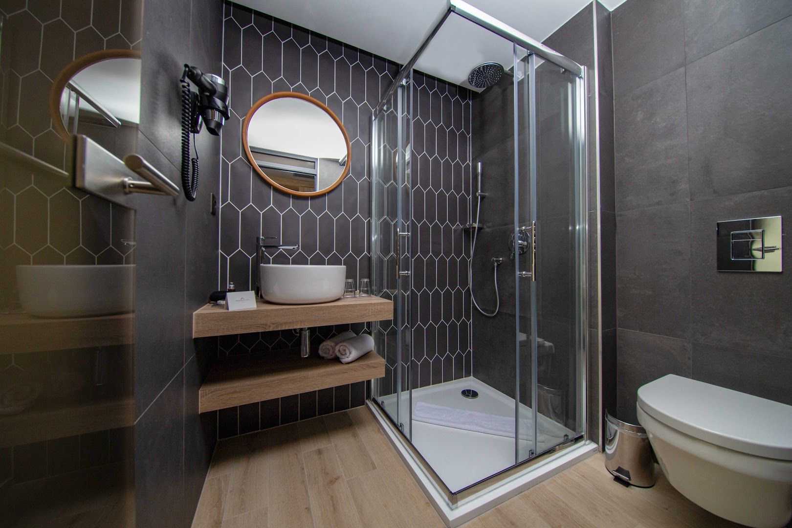 Avar Hotel 6