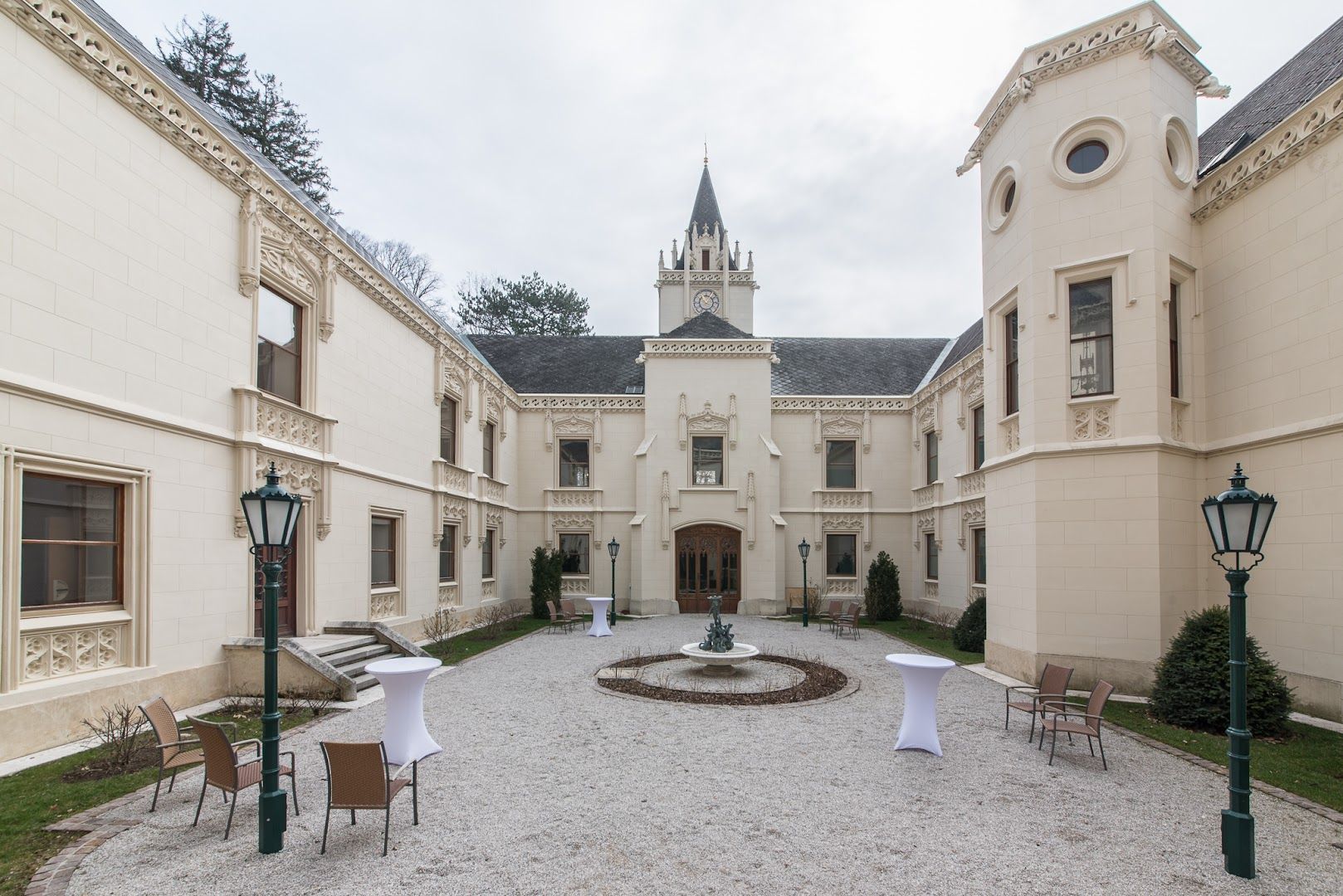 Schloss & Hotel Hernstein 6