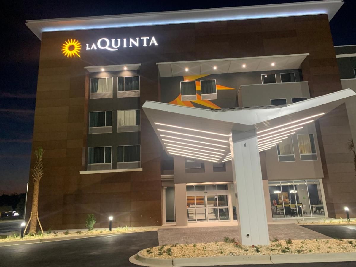 La Quinta Inn & Suites by Wyndham Valdosta 6