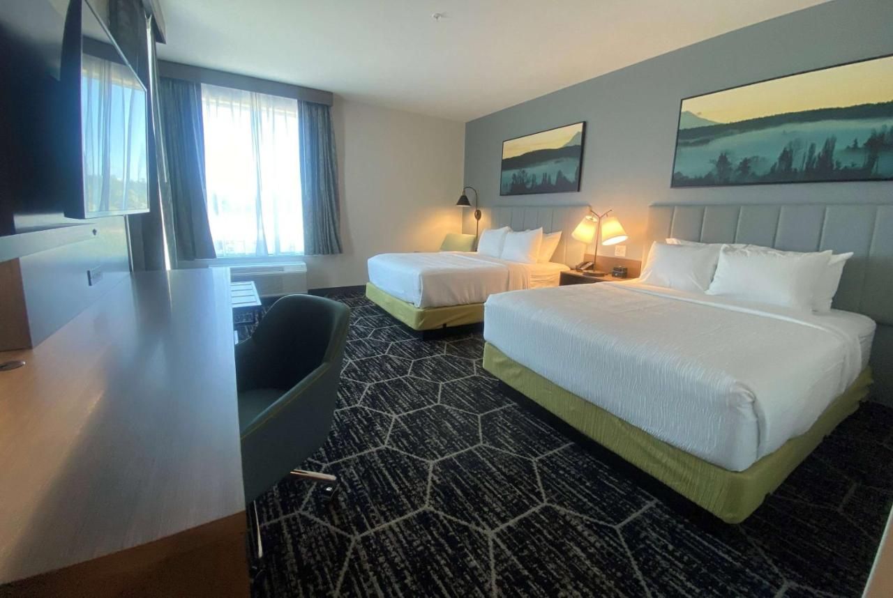 La Quinta Inn & Suites by Wyndham Centralia 6
