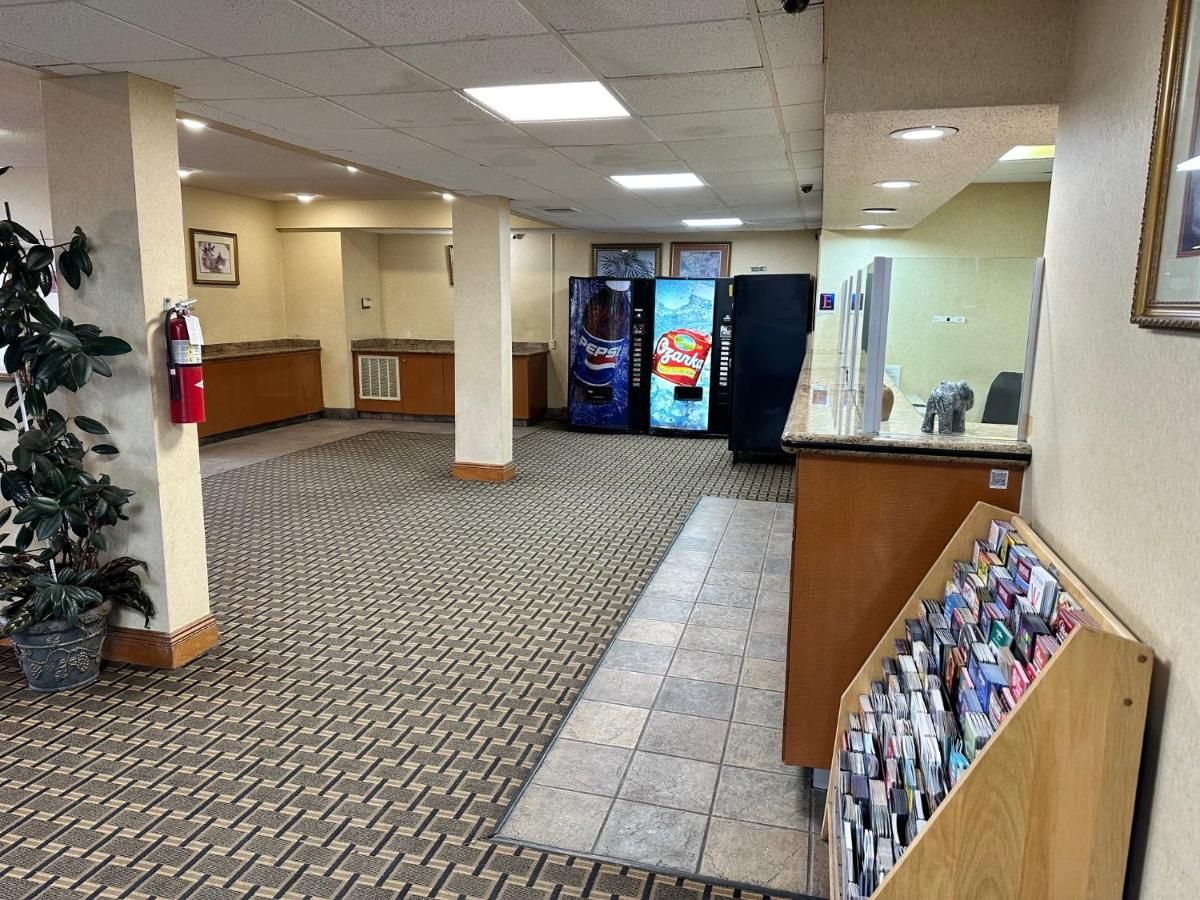 Executive Inn 6