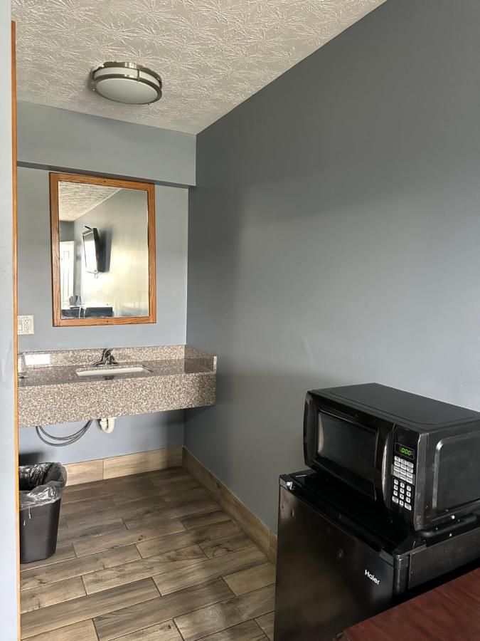 Marjon Motel 9