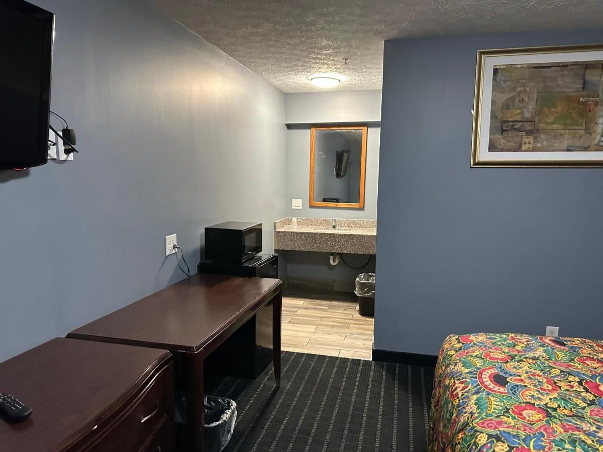 Marjon Motel 6