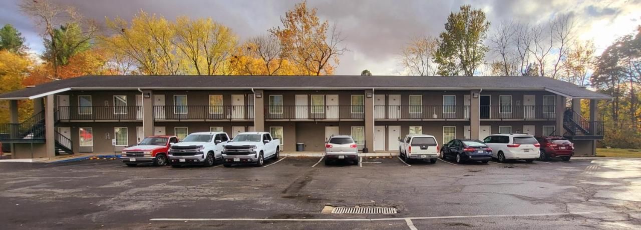 Jackson Town House Inn 10