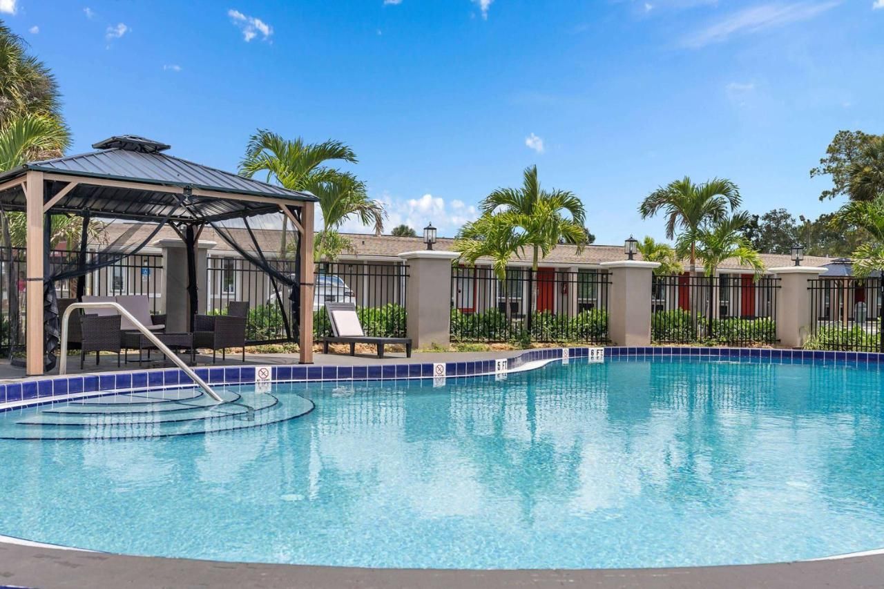 Travelodge by Wyndham Kissimmee Orlando 7