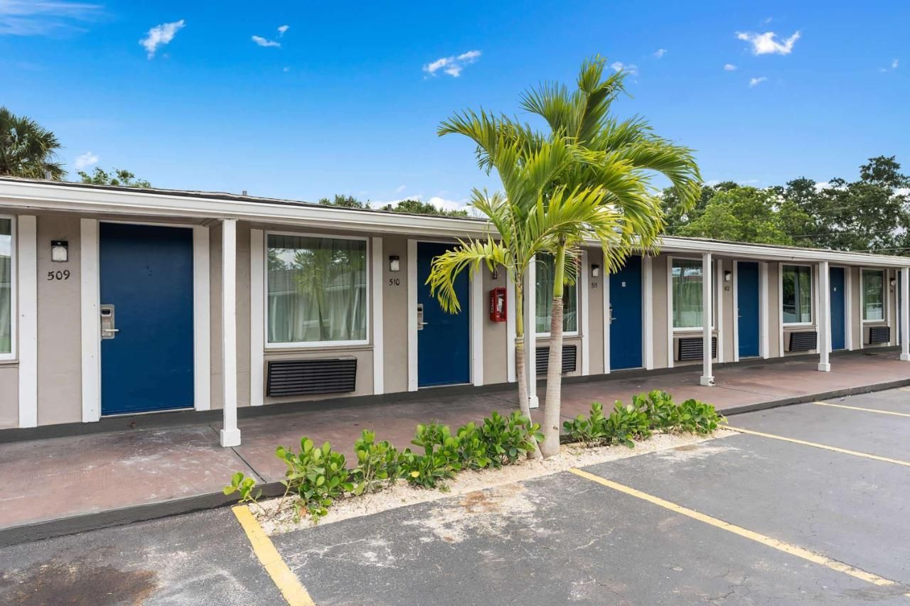 Travelodge by Wyndham Kissimmee Orlando 10