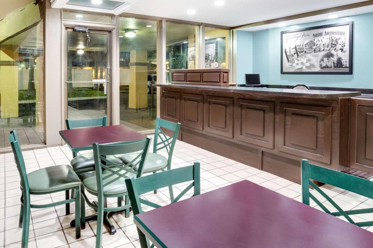 Super 8 by Wyndham St. Augustine 8