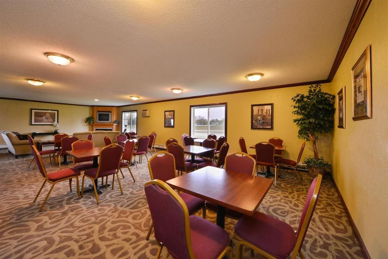 Super 8 by Wyndham Glenwood 9