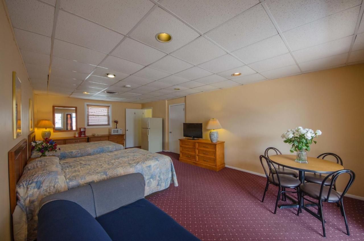 Compass Family Resort 8