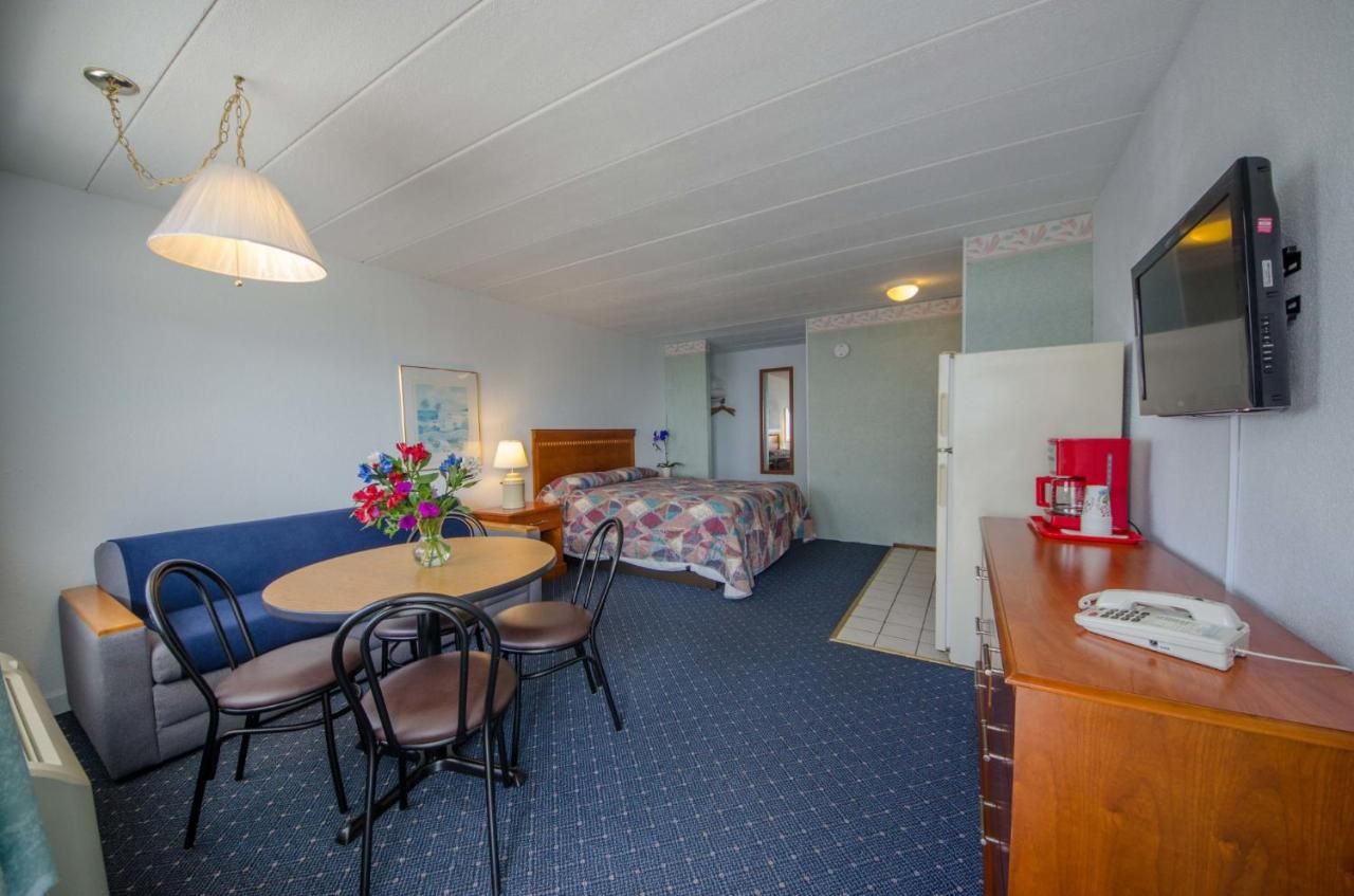 Compass Family Resort 9