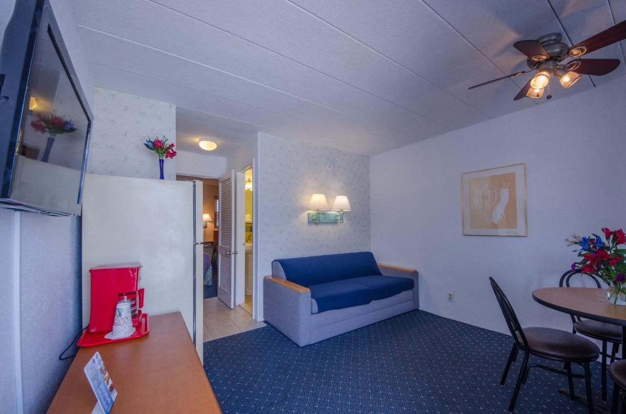 Compass Family Resort 10