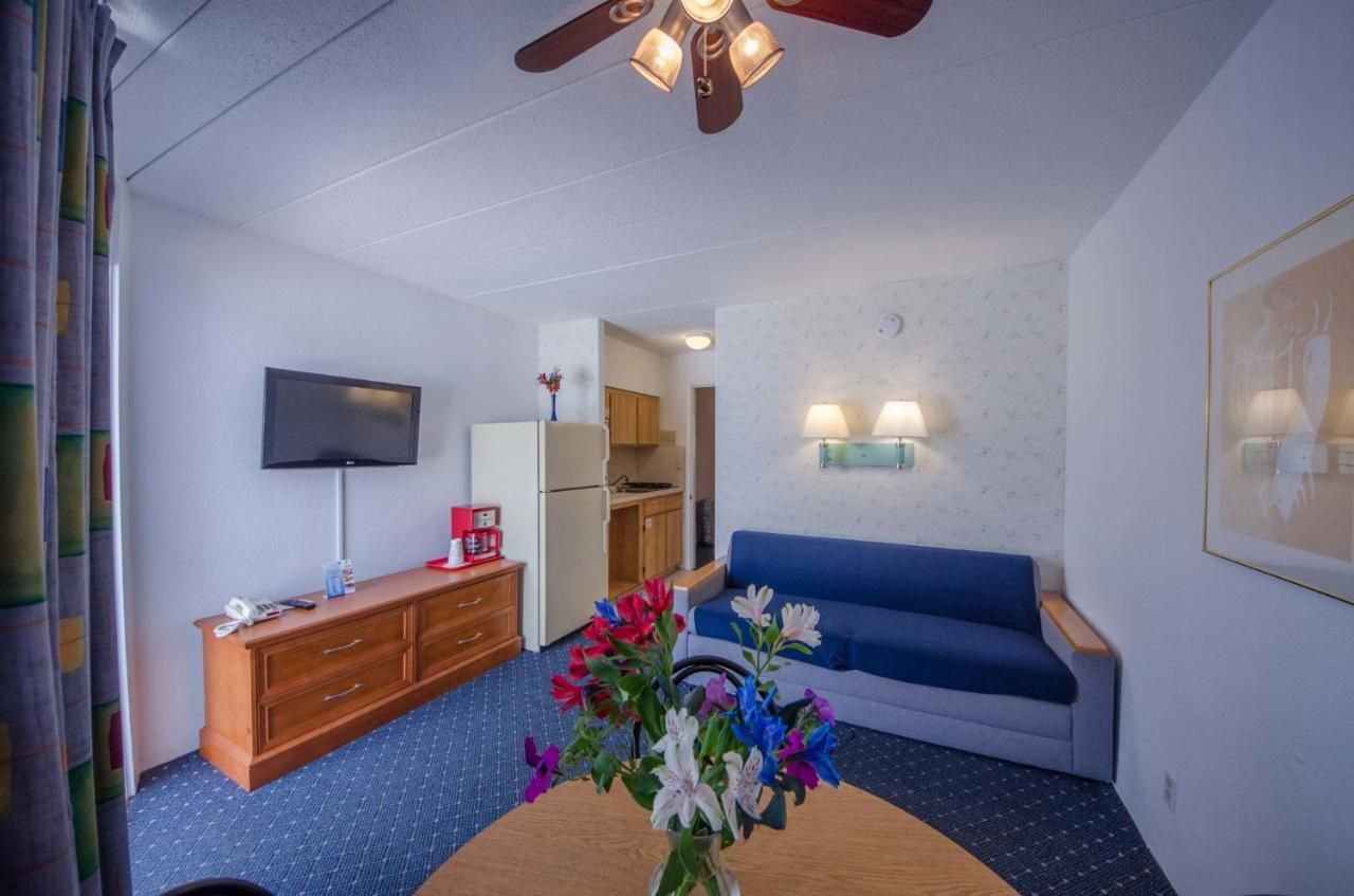 Compass Family Resort 6