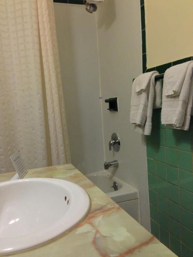 Villa Rosa Motel 9