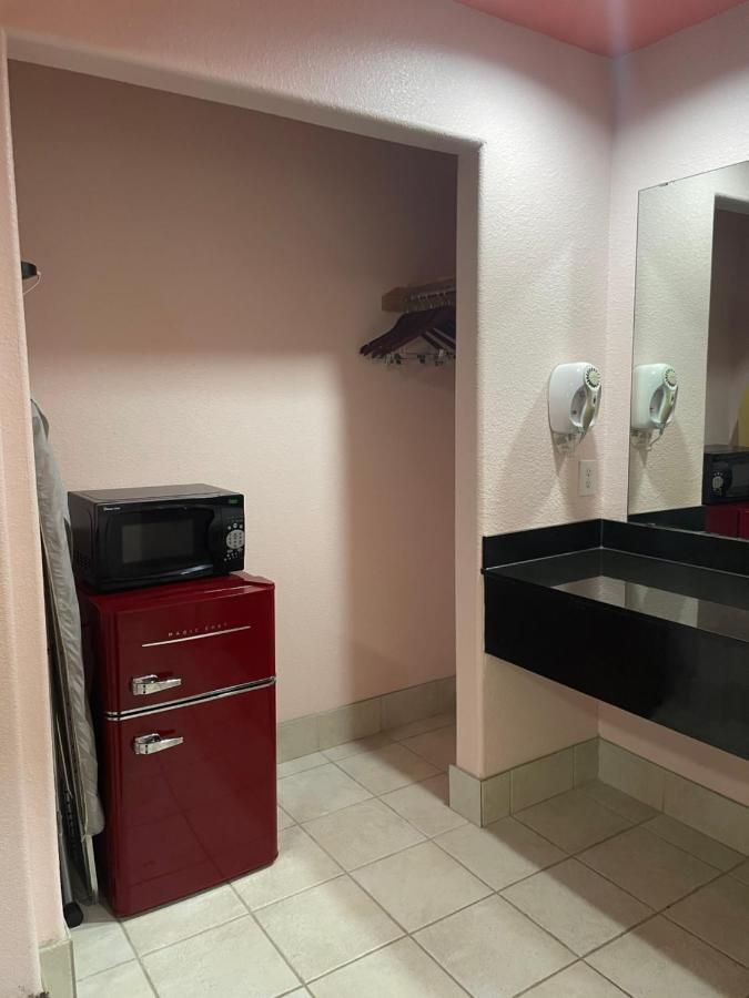 Raintree Inn and Suites 7