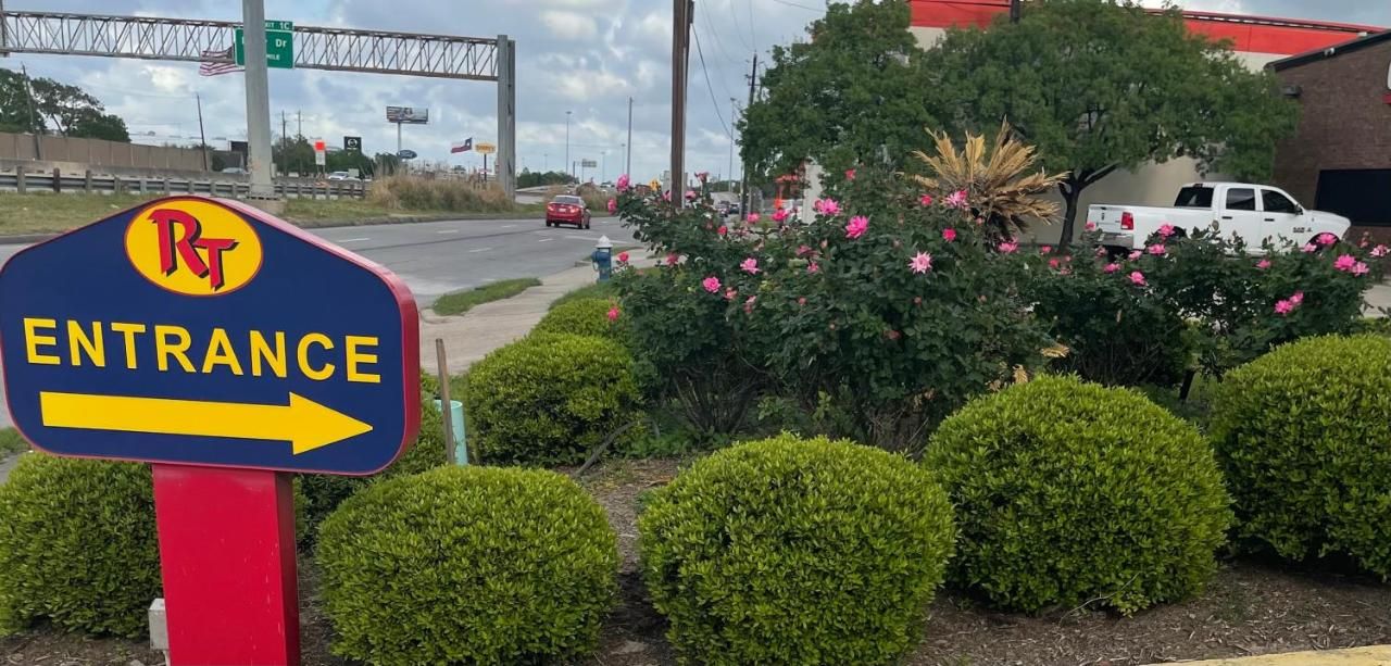 Raintree Inn and Suites 6