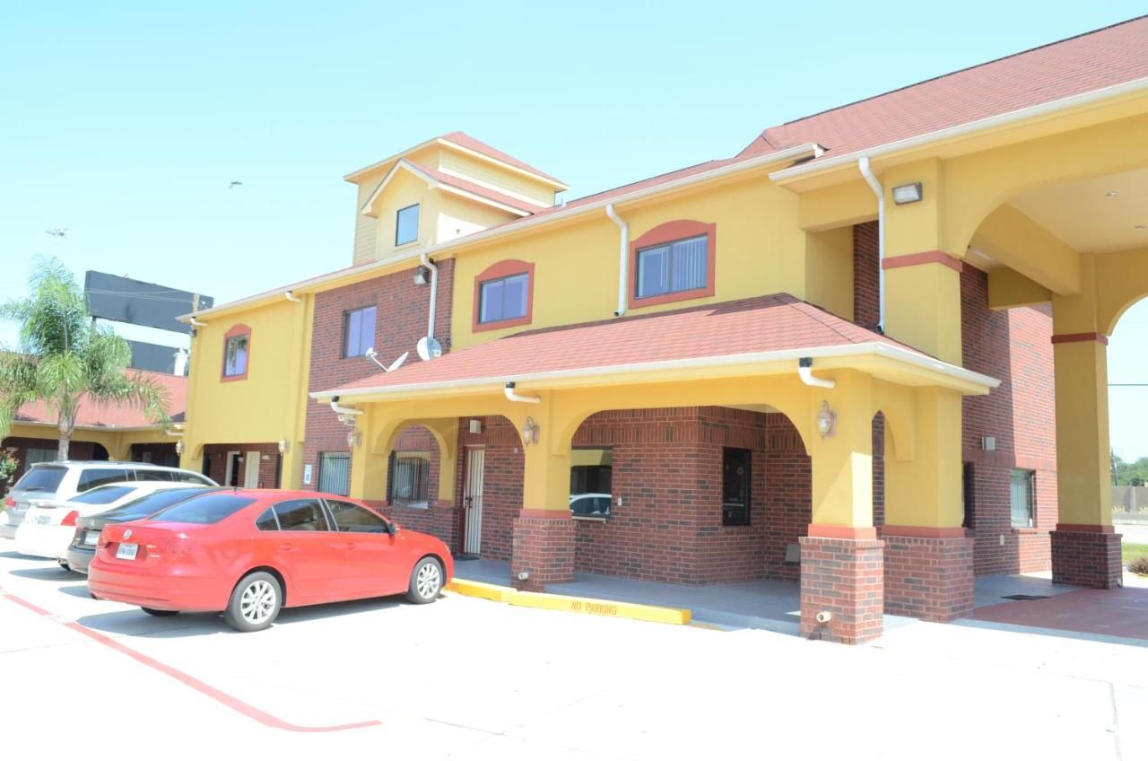 Raintree Inn and Suites 8