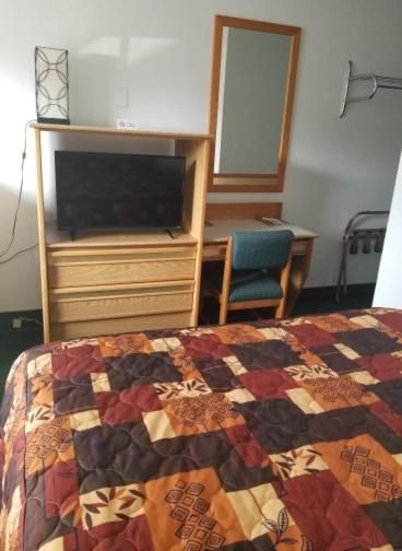 Oregon Trail Motel and Restaurant 10