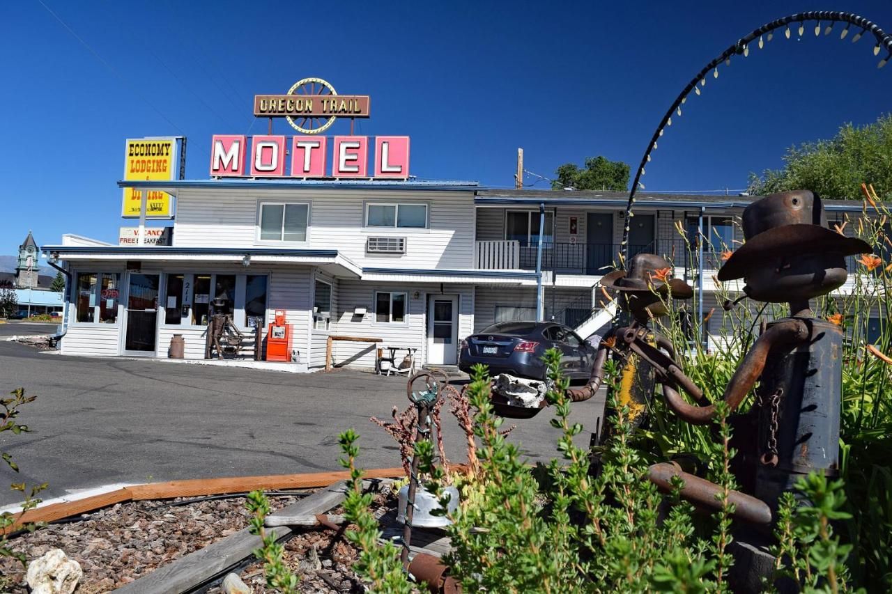 Oregon Trail Motel and Restaurant 7