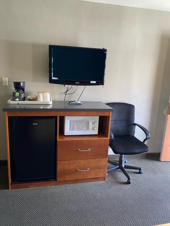 Lone Pine Budget Inn 10