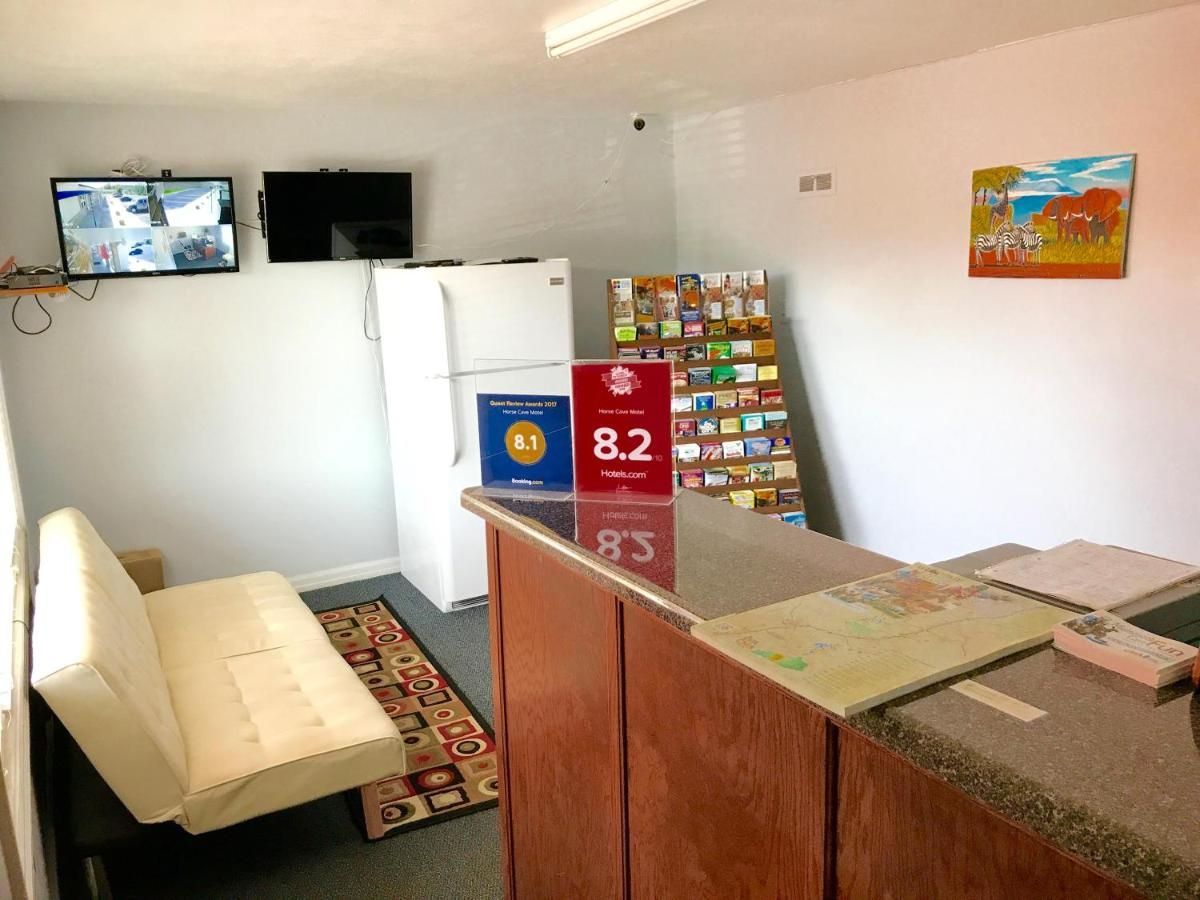 Horse Cave Motel 9