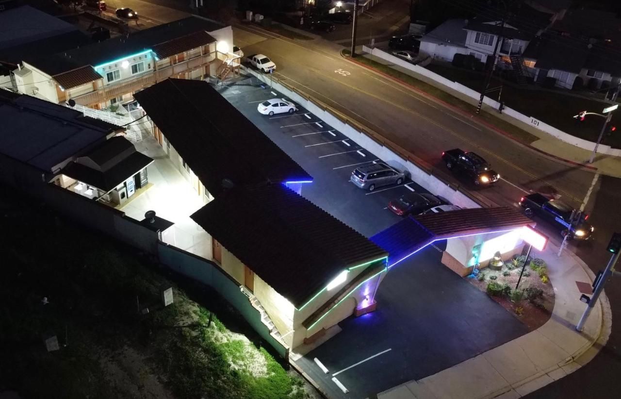 New American Inn & Suites 6