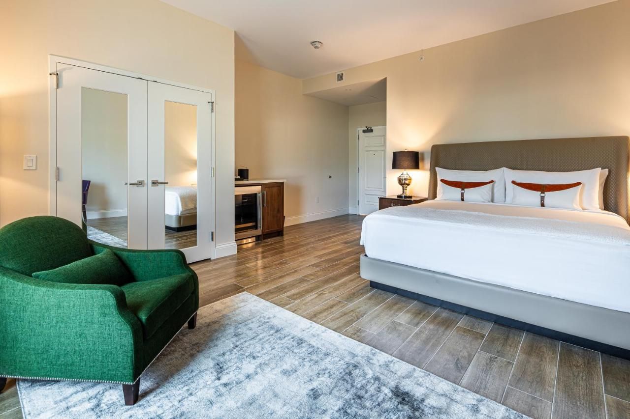 The Riding Academy Hotel 9