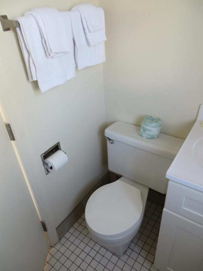 Sandpiper Motel 8