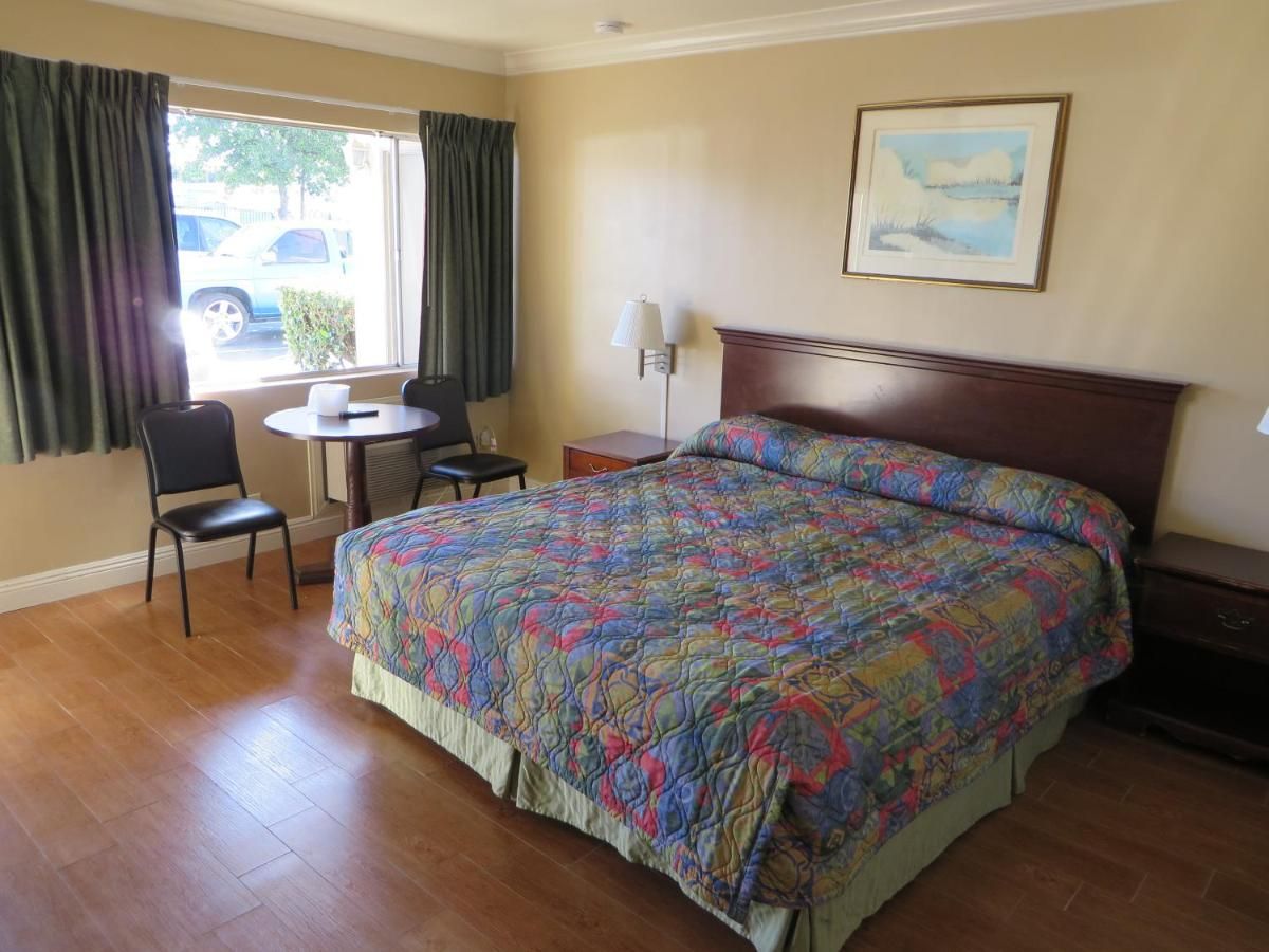 Sandpiper Motel 9