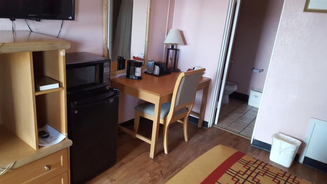 Sands Motel 8