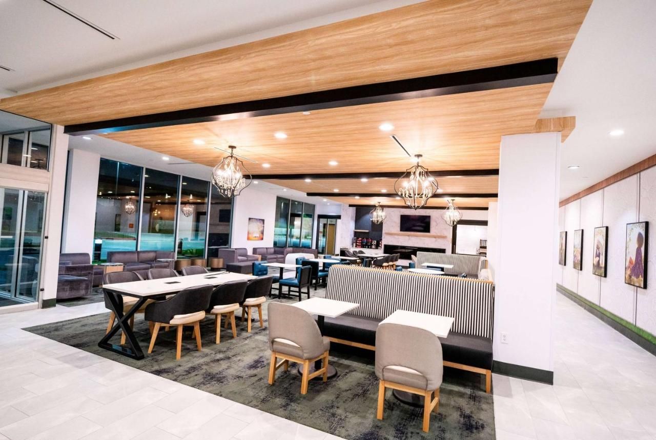 La Quinta Inn & Suites by Wyndham Austin Parmer Tech Ridge 8