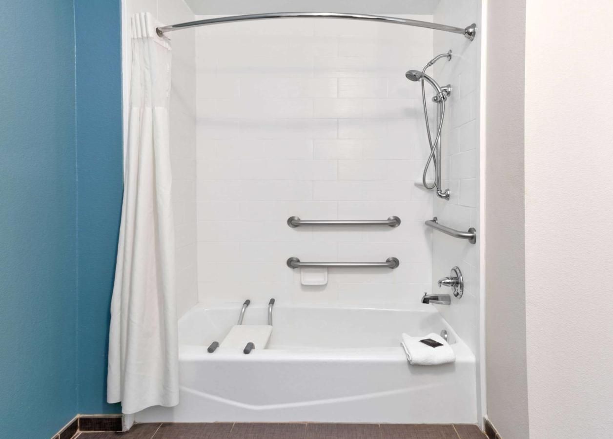 Wingate by Wyndham Longview North 6