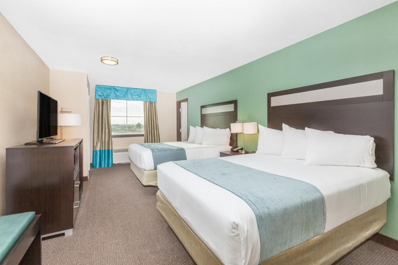 Baymont by Wyndham Midland Center 6