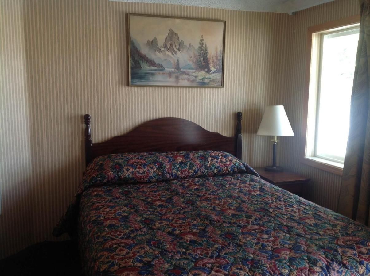 Budget Inn Motel Chemult 10