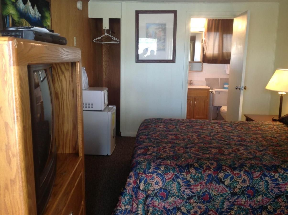 Budget Inn Motel Chemult 6